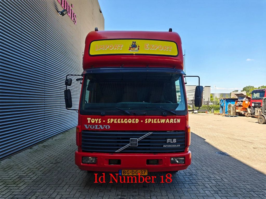 Volvo 210 Intercooler 4x2 Tailgate NL Truck!