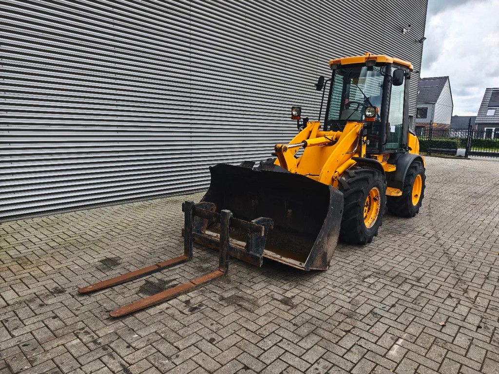 JCB 409 Bucket + Forks!