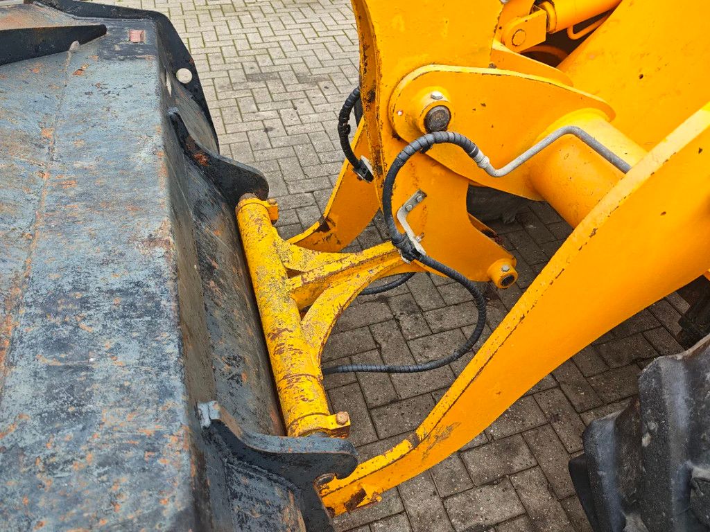 JCB 409 Bucket + Forks!