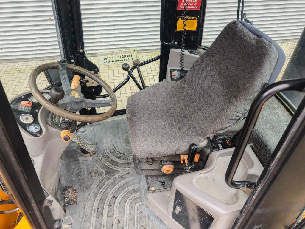JCB 409 Bucket + Forks!