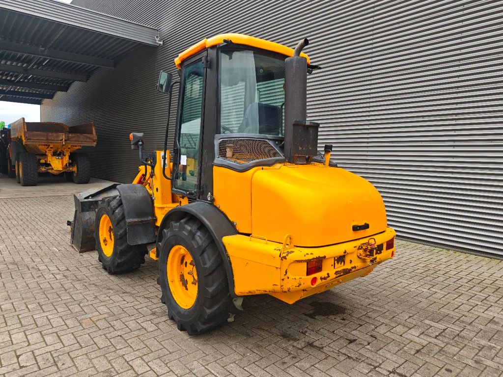 JCB 409 Bucket + Forks!