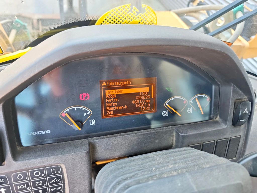 Volvo L90F 40 KMH BSS Wage!