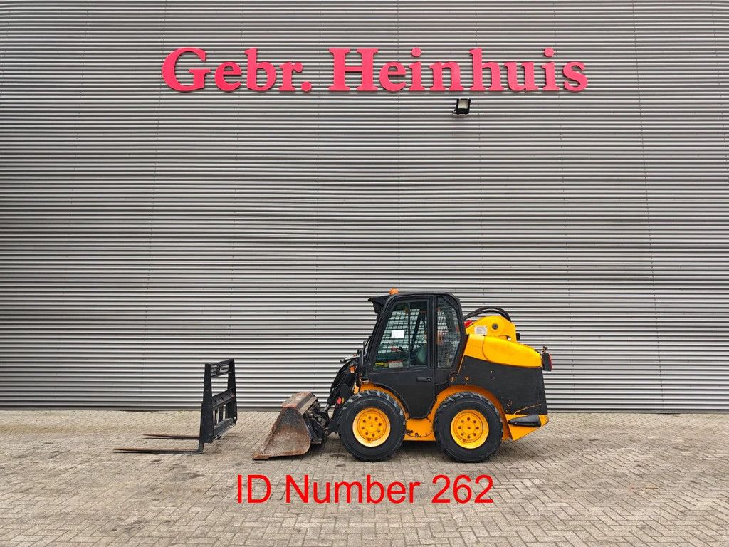 JCB 190 HF Bucket + Forks!