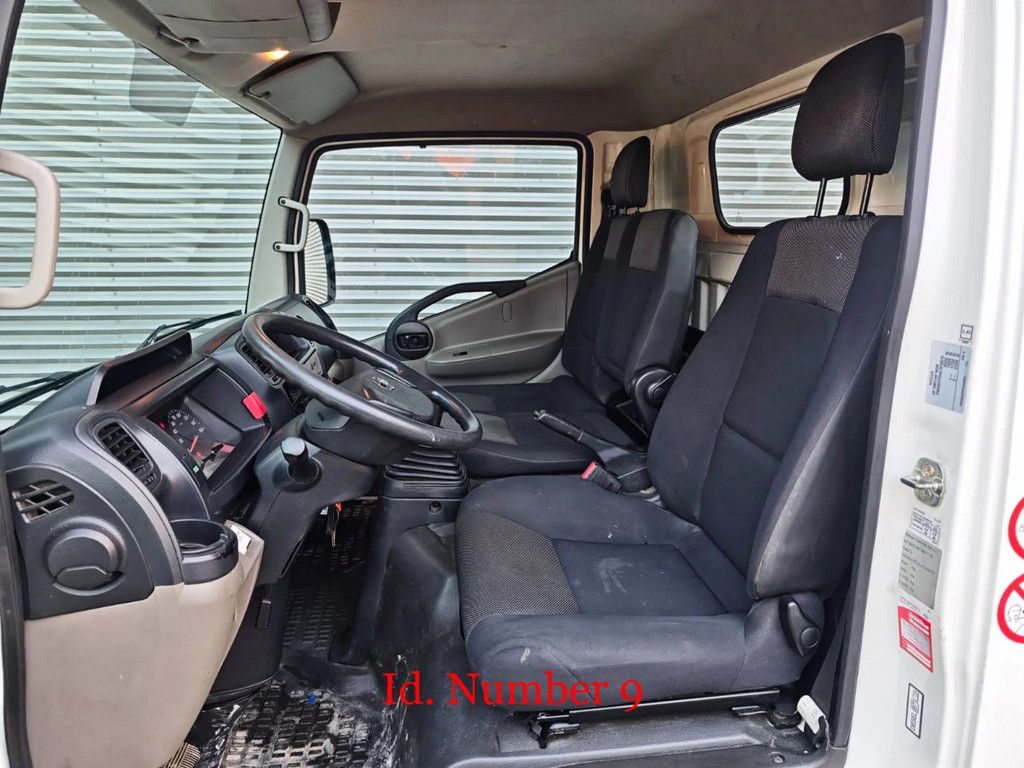 Nissan 35.13 NT400 Palfinger P200 AXE