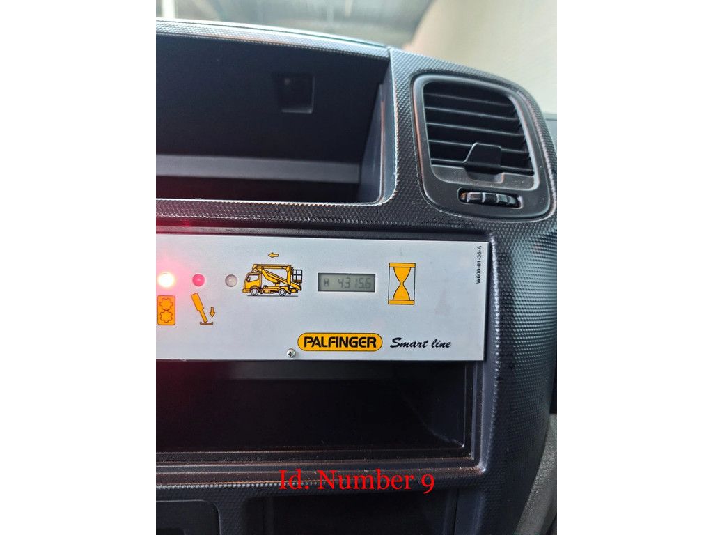 Nissan 35.13 NT400 Palfinger P200 AXE