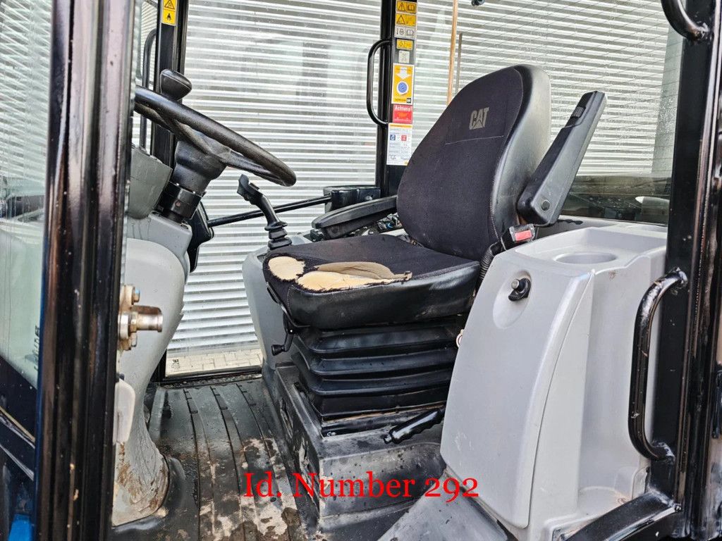 Caterpillar 906 M Bucket + Forks!