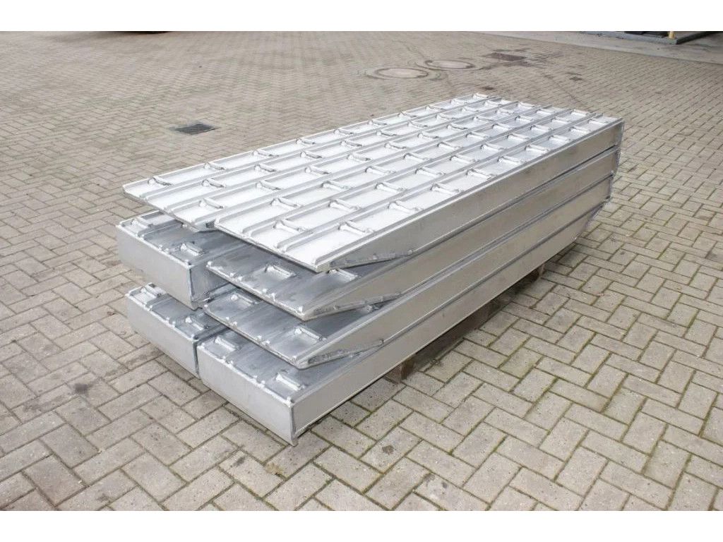Ultra-Lite Allu Ramps / Allu auffahrrampen - 23.8 Ton Capacity - New!