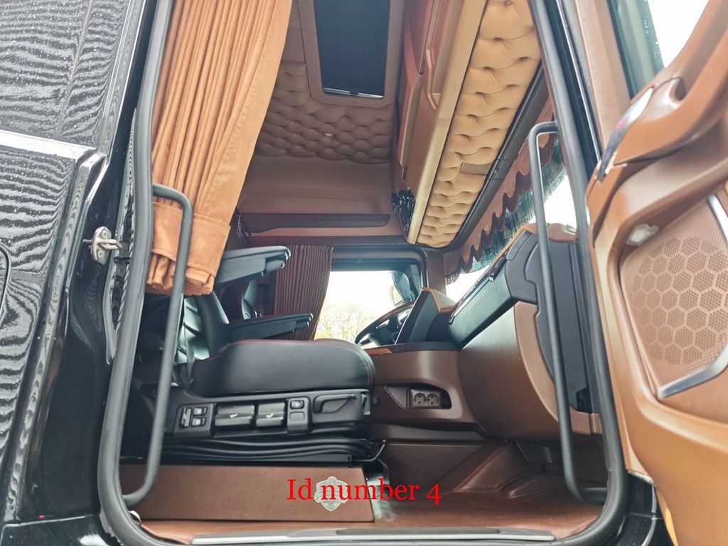 Scania 6x2 Longline Showtruck!
