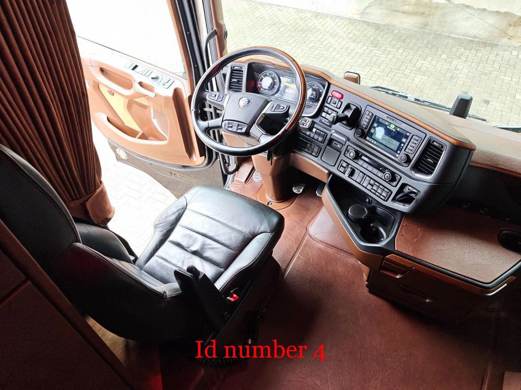 Scania 6x2 Longline Showtruck!