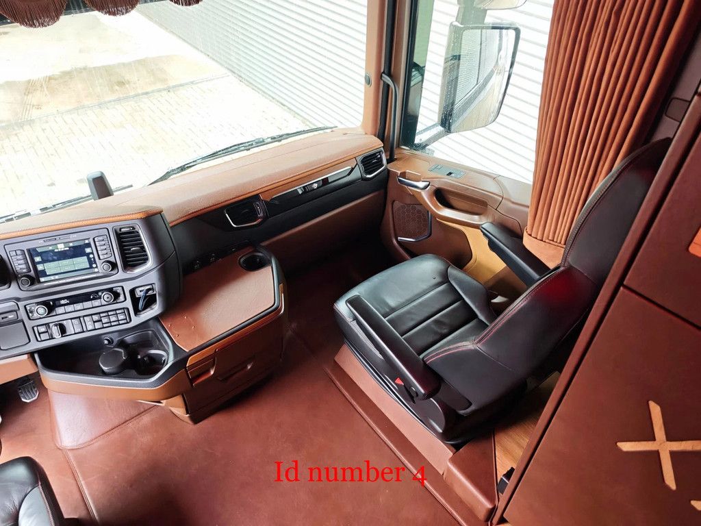 Scania 6x2 Longline Showtruck!
