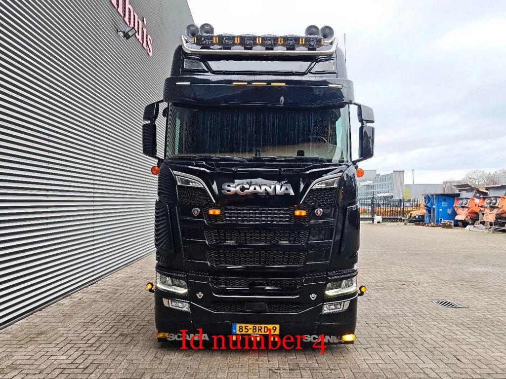 Scania 6x2 Longline Showtruck!