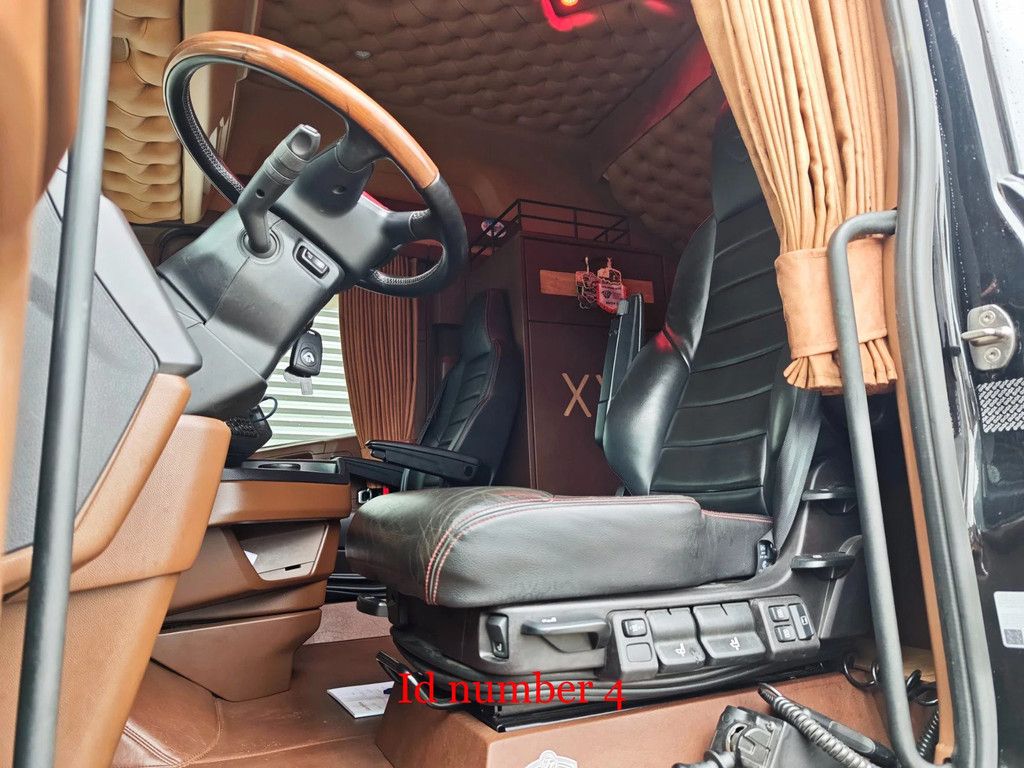 Scania 6x2 Longline Showtruck!