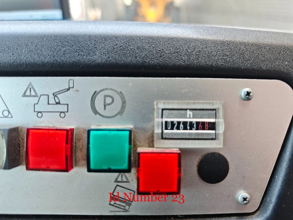 Renault DCI 125 France Elevateur 142 TPFI