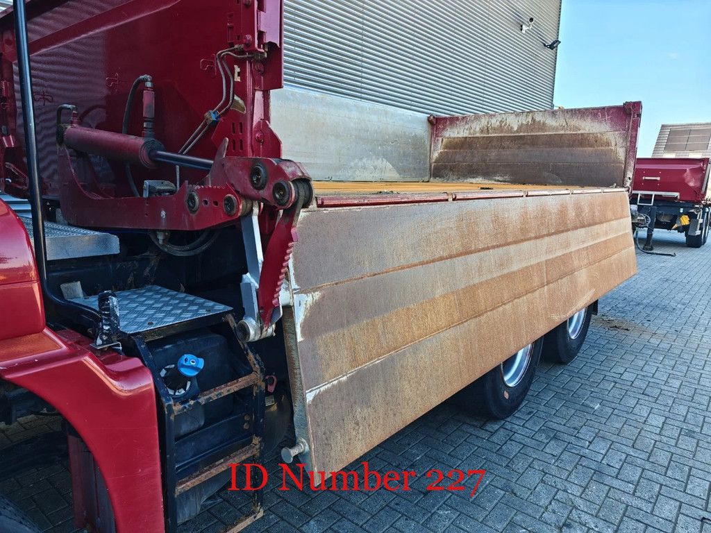 MAN 26.460 6x4 + Schwarzmuller Z2