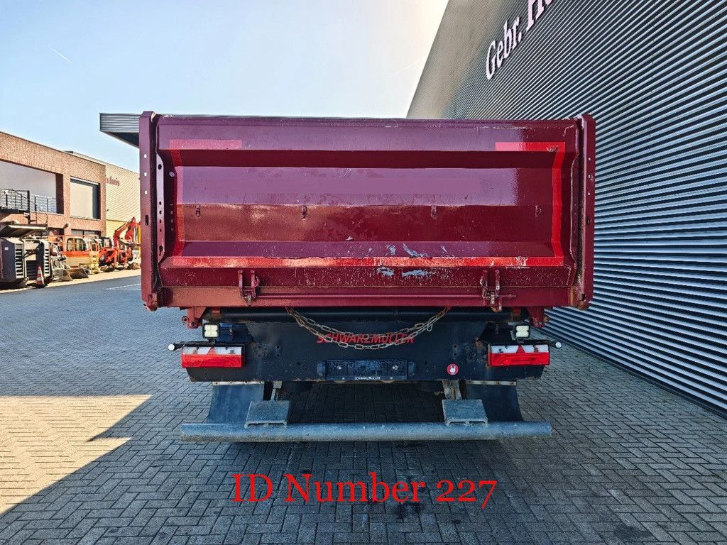 MAN 26.460 6x4 + Schwarzmuller Z2