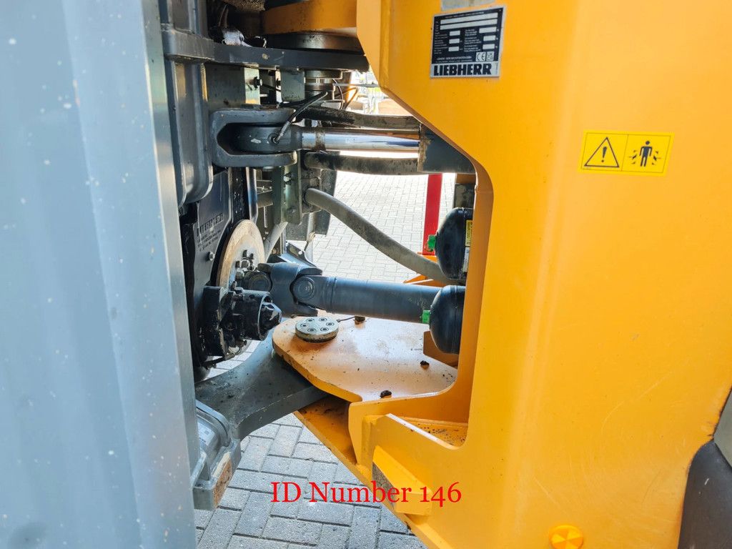 Liebherr L586 Wage!
