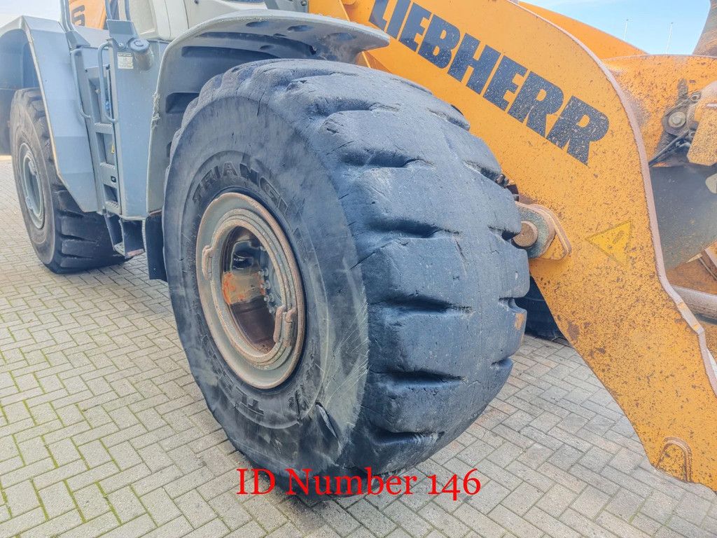 Liebherr L586 Wage!