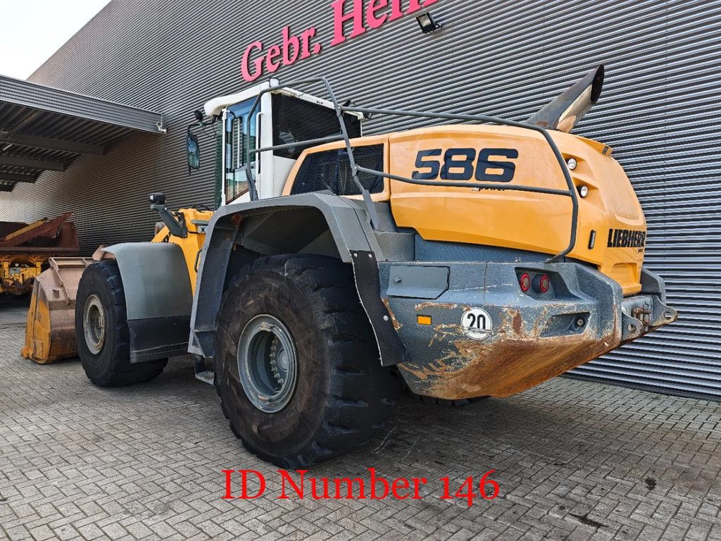 Liebherr L586 Wage!
