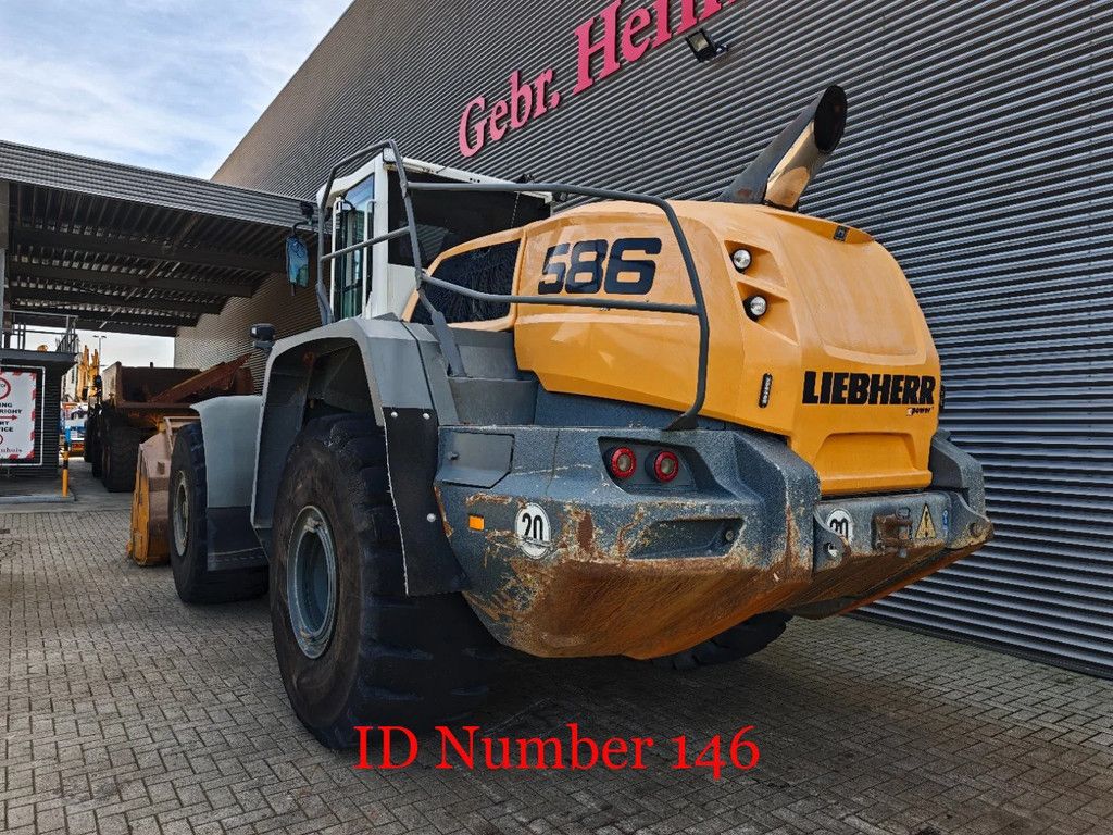 Liebherr L586 Wage!
