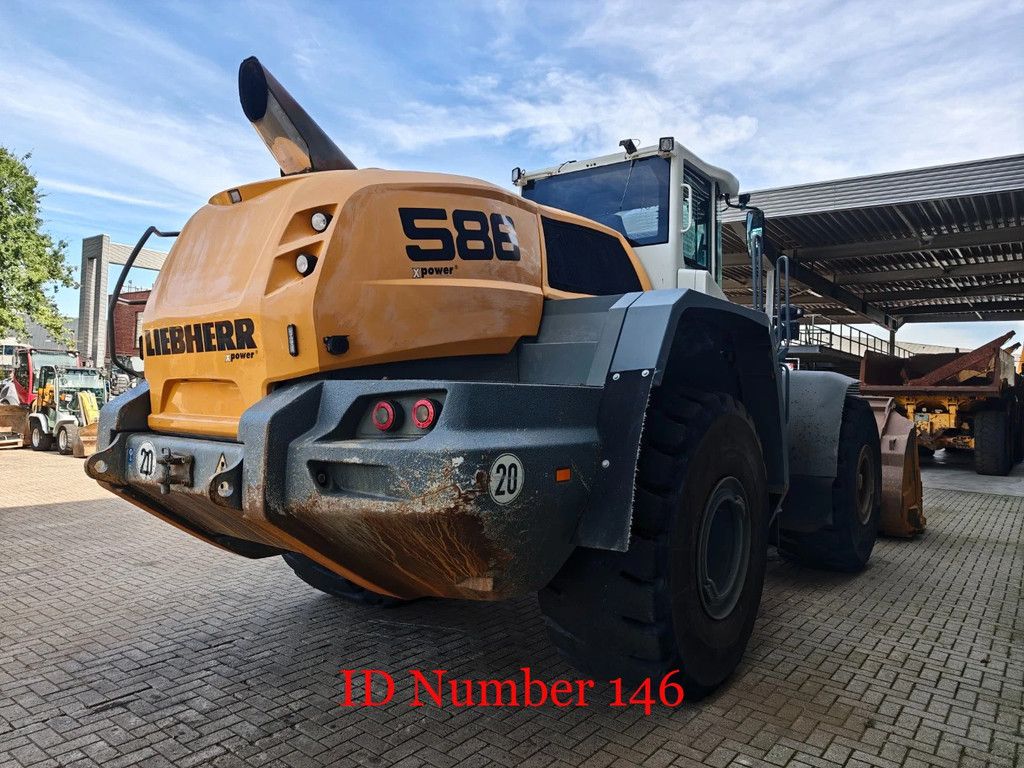 Liebherr L586 Wage!