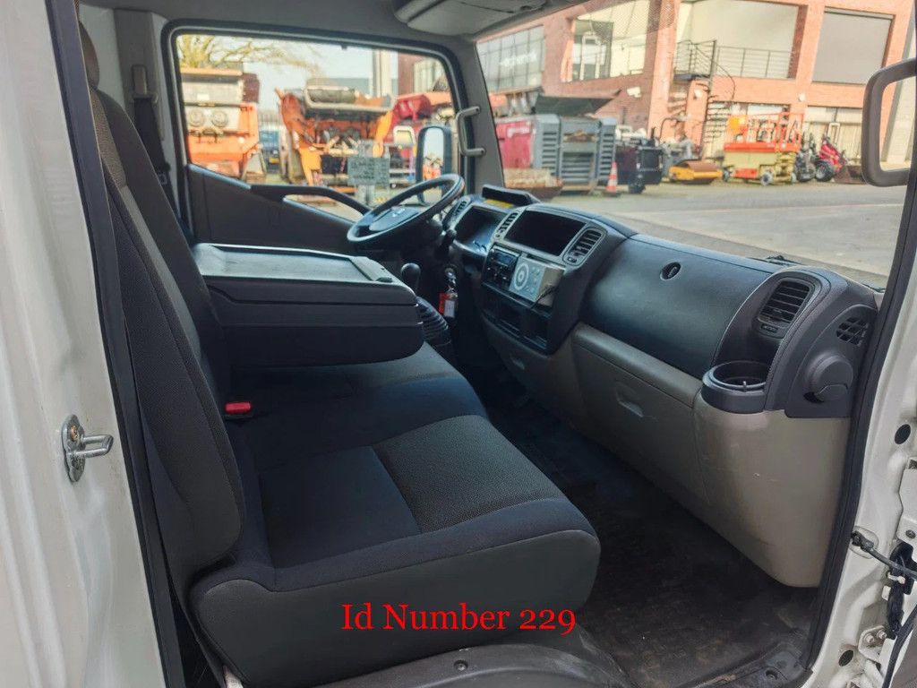 Nissan 35.13 NT400 Multitel MS100