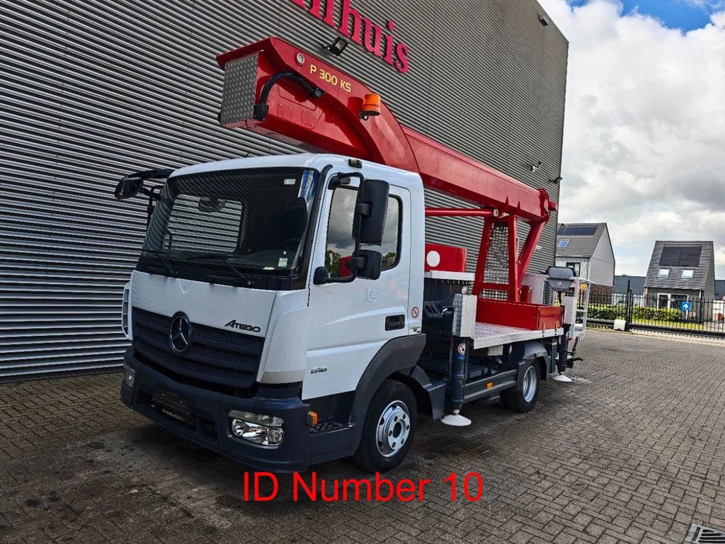 Mercedes-Benz 4x2 Palfinger P300KS