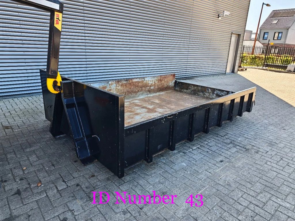 Isuzu NPR 75 4x2 Hyvalift Hooklift!